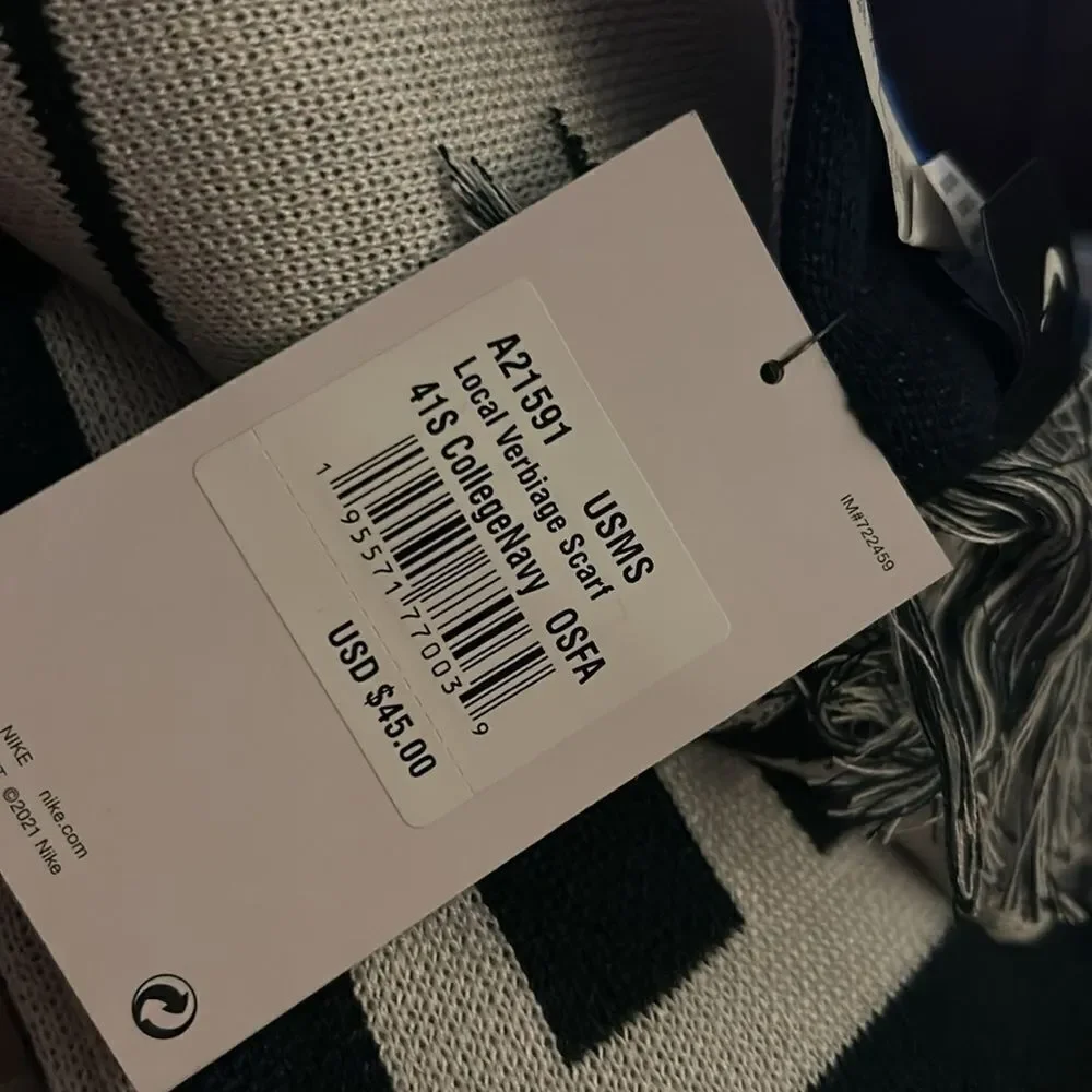 NIKE USA LOCAL VERBIAGE SCARF NwT